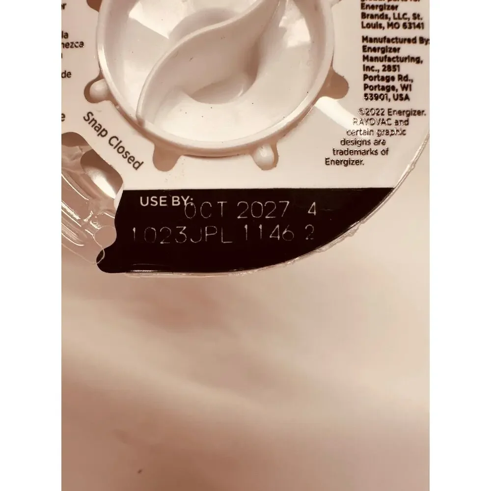 Rayovac Hearing Aid Batteries Size 13 Lot of 32 Batteries Expires Oct. 2027